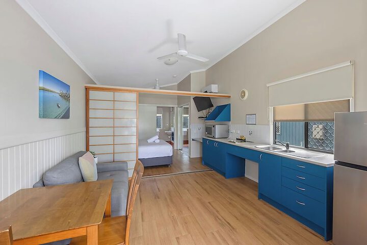Room 11 of 60