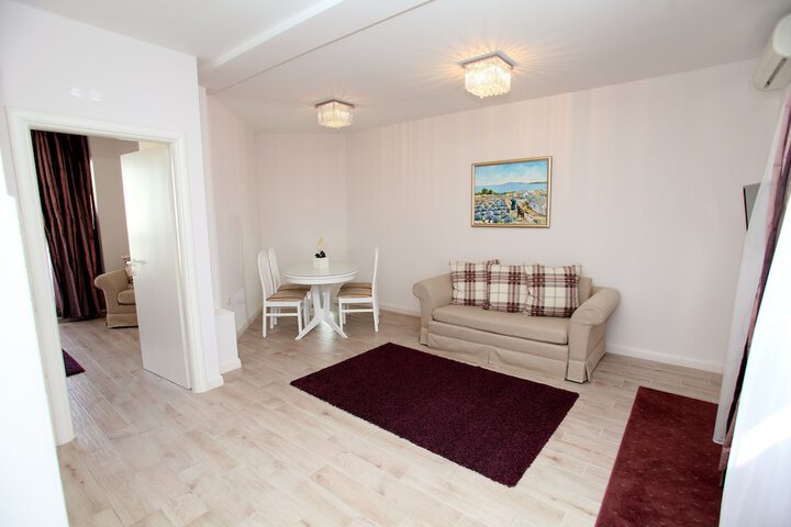 Room 32 of 58