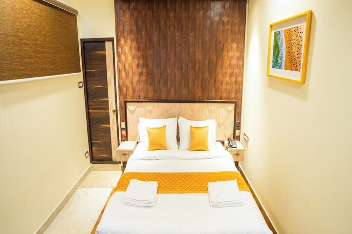 Room 29 of 136
