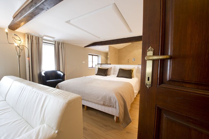 Room 6 of 31