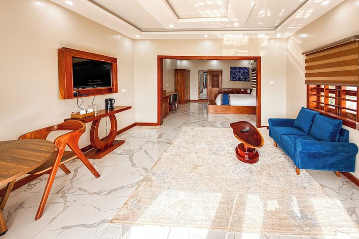 Room 8 of 71