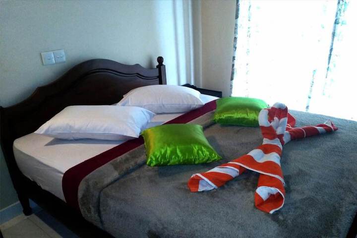 Room 6 of 7