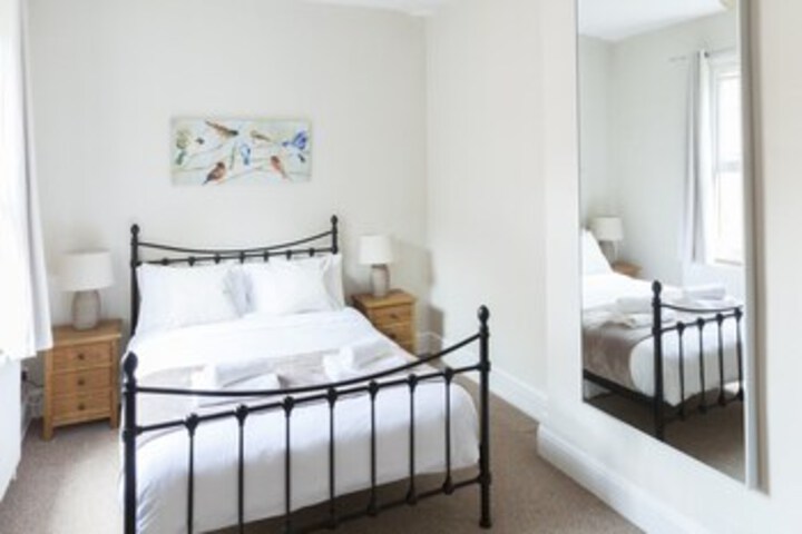 Room 28 of 38