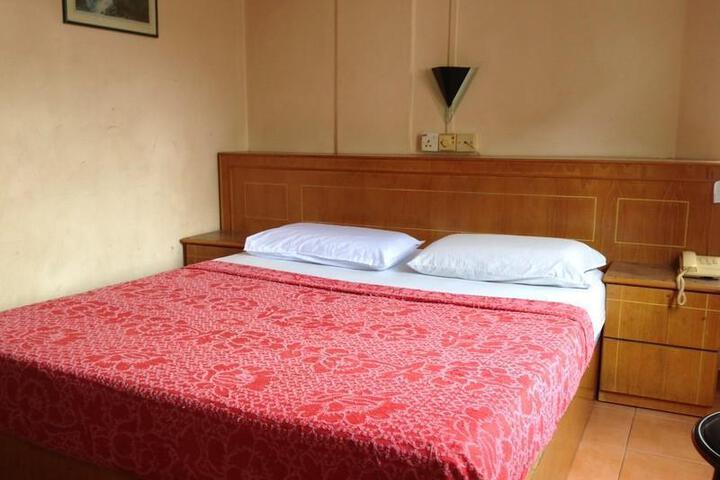 Room 2 of 5