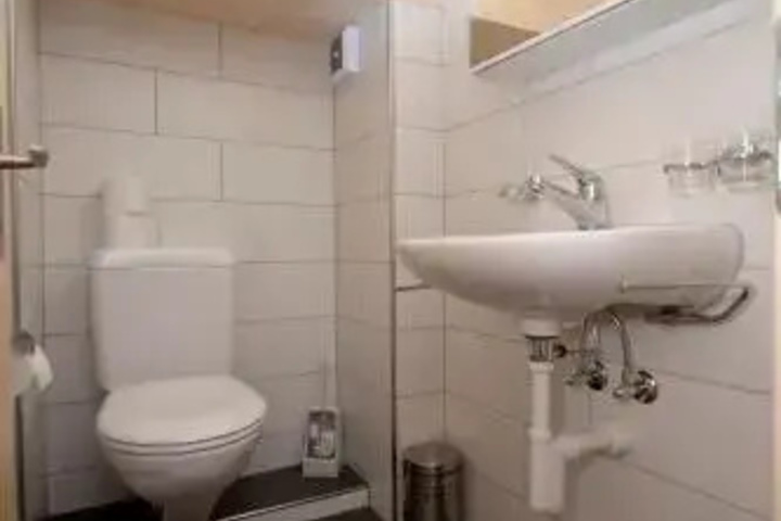 Room 8 of 8