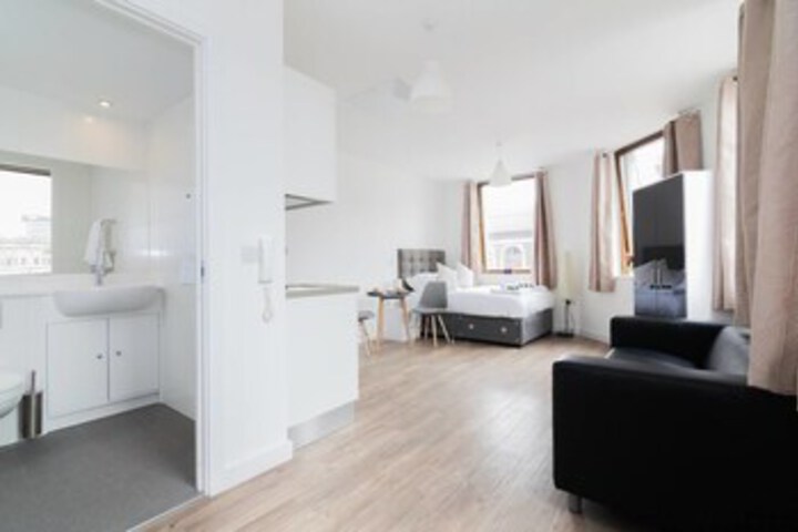 Room 10 of 23