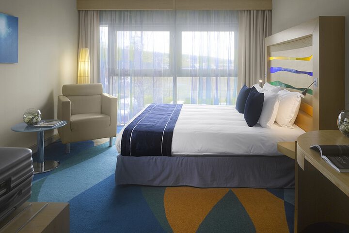 Room 4 of 84
