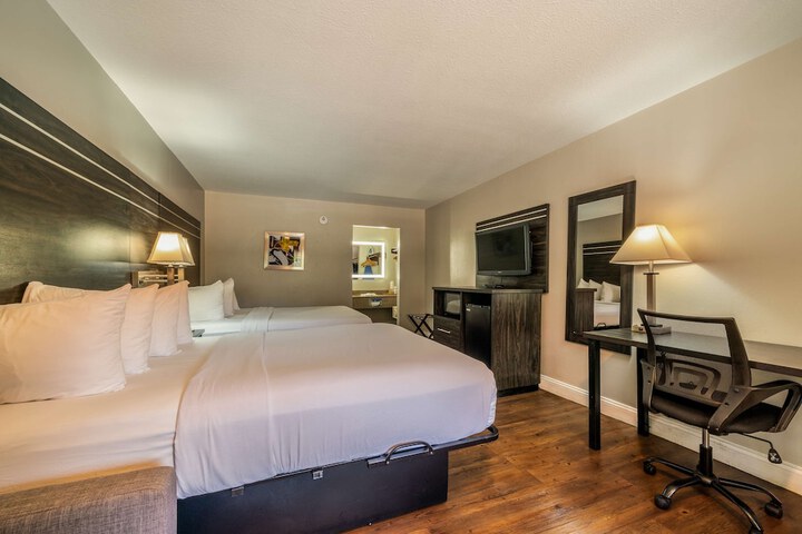 Room 10 of 25