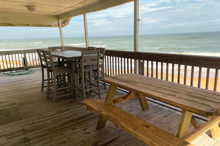 Cozy Cottage by Distinctive Beach Rentals