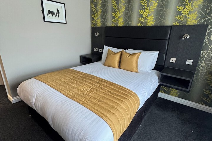 Room 25 of 42