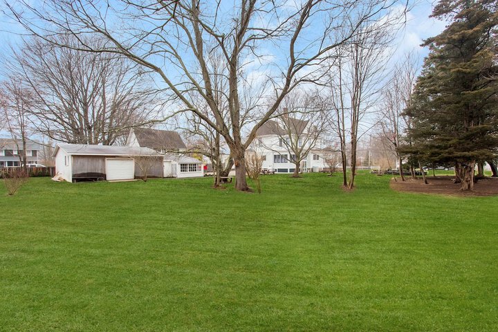 Hotel Exterior 27 of 37