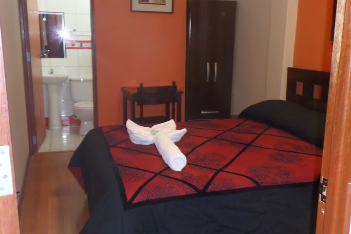 Room 5 of 32