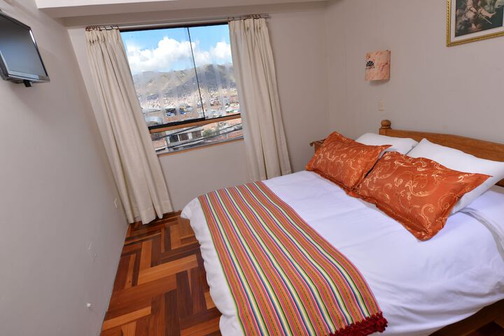 Room 10 of 48