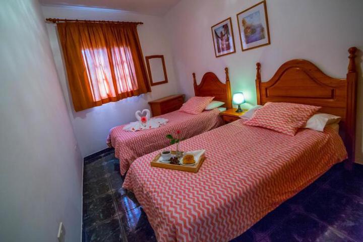APARTAMENTOS ESCUELA