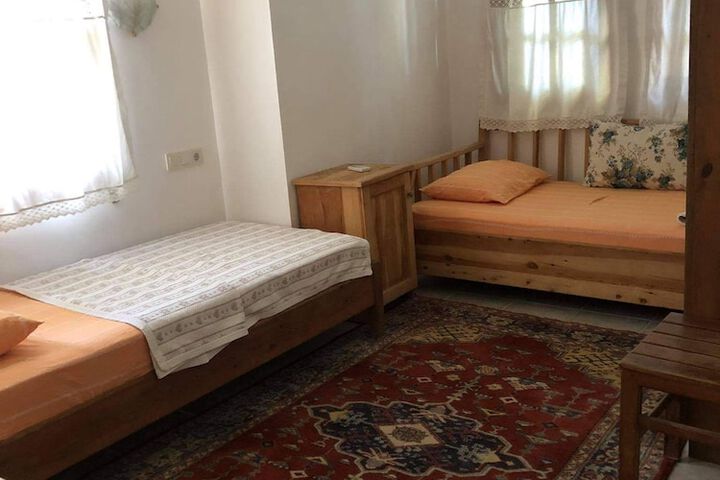 Room 14 of 127