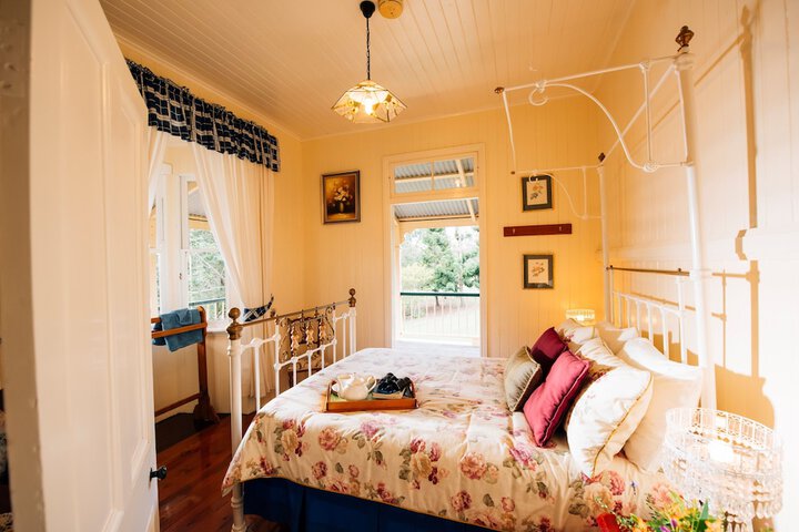 Room 6 of 32