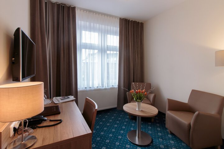 Room 7 of 39