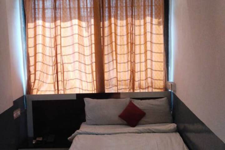 Room 26 of 37