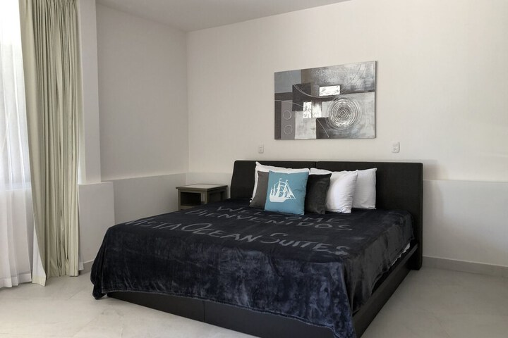 Room 14 of 114