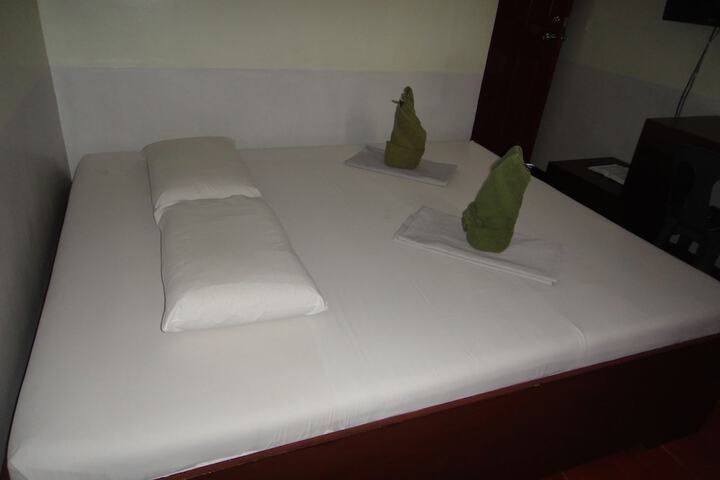 Room 7 of 14