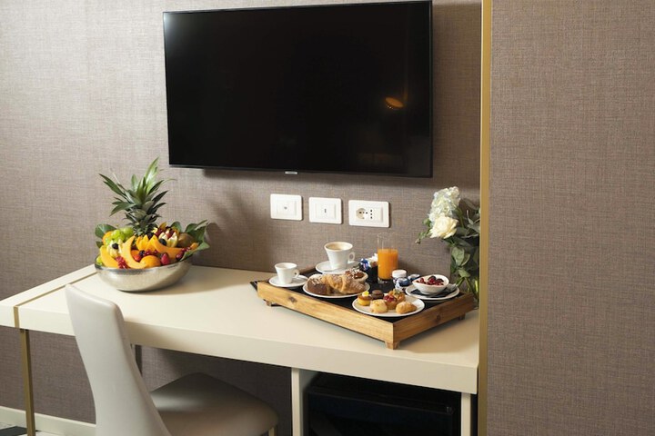 Room 33 of 101