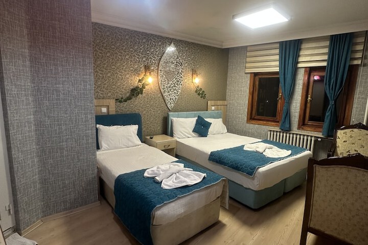 Room 13 of 50
