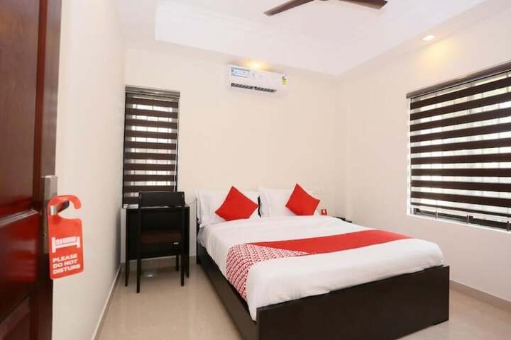 Room 4 of 7