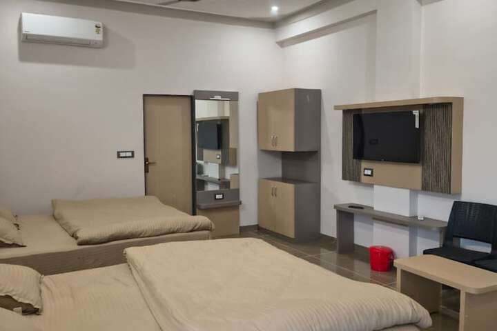 Room 6 of 72