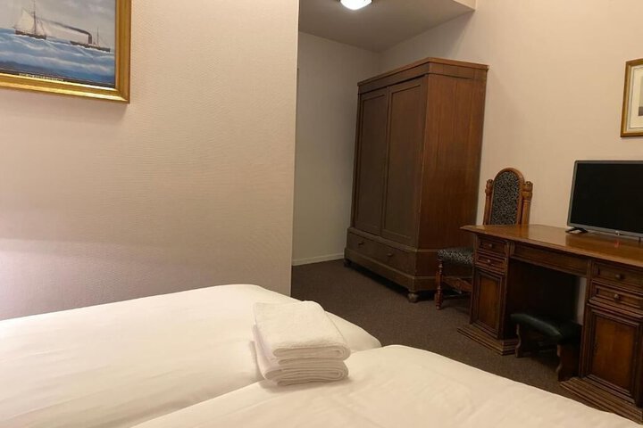 Room 3 of 24