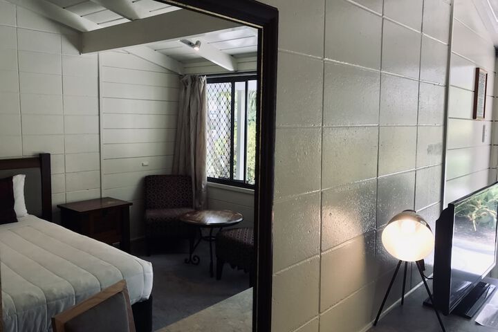 Room 9 of 174