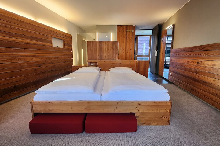 Room 7 of 34