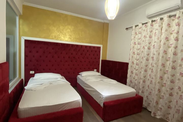 Room 2 of 32