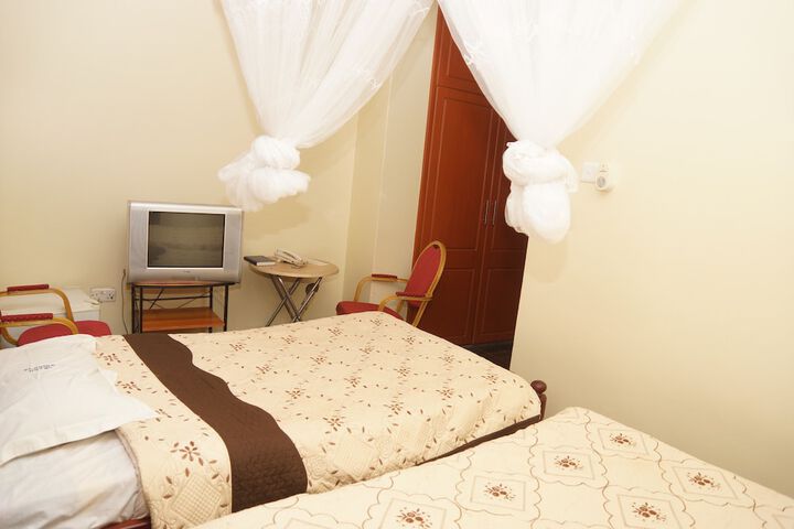 Room 35 of 72