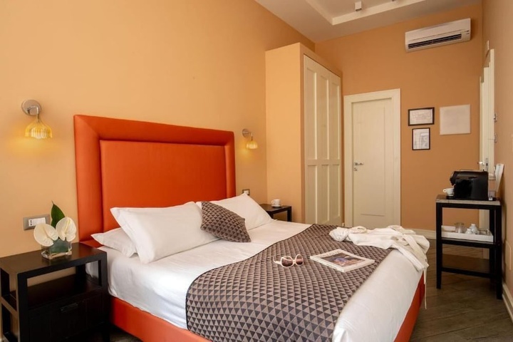 Room 2 of 11