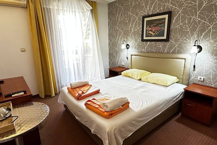 Room 2 of 15
