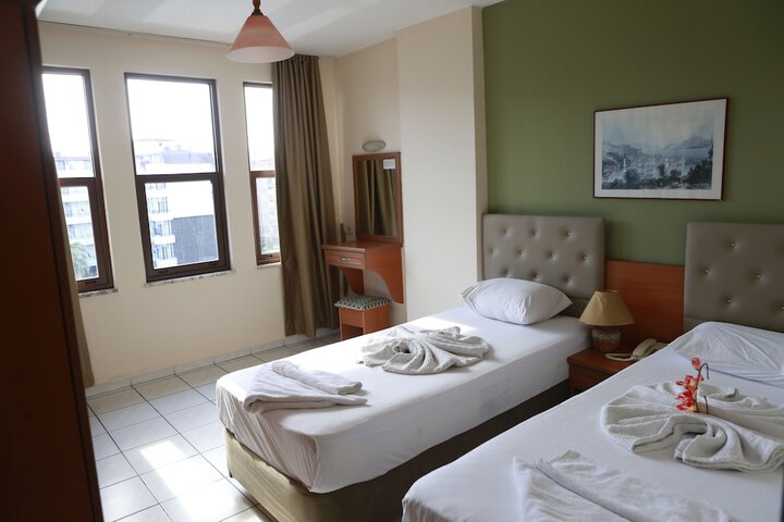 Room 6 of 44