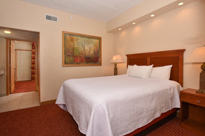 Lodge 2 Queen Beds (13 of 17)
