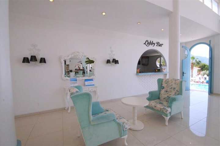 Lounge 53 of 65