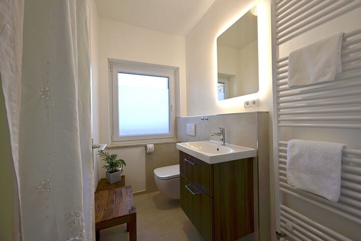 Room 45 of 77