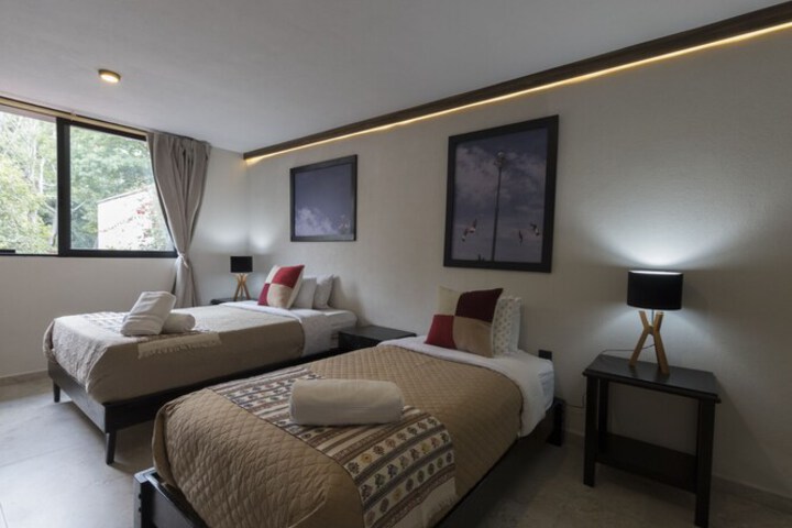 Room 18 of 130