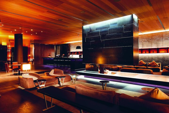 Lounge 117 of 136