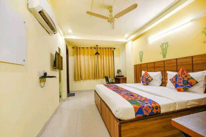 Room 8 of 14