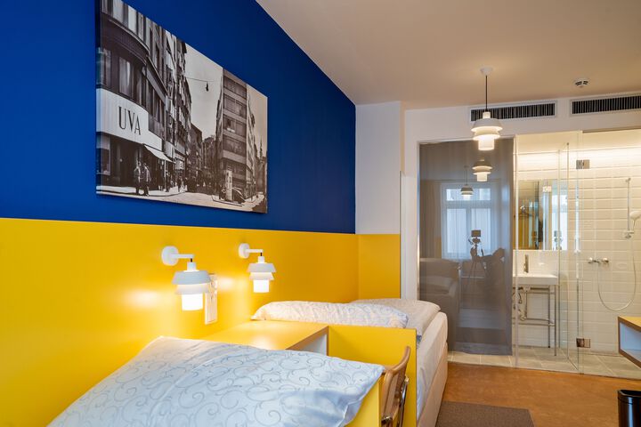 Room 16 of 20