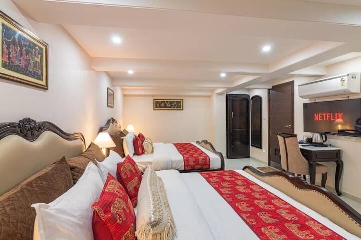 Room 9 of 53
