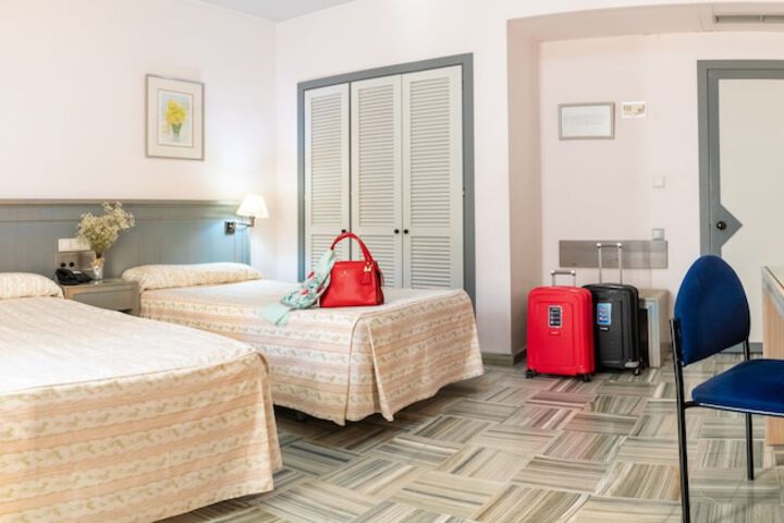 Room 6 of 20