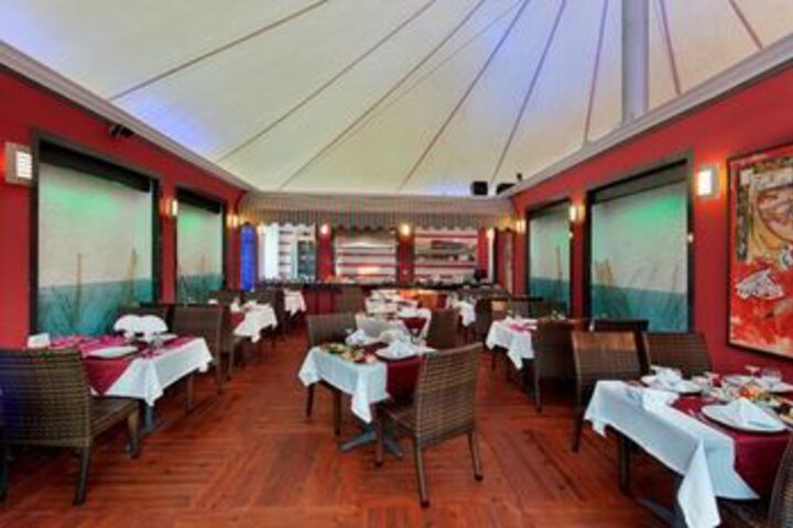 Dining 83 of 108