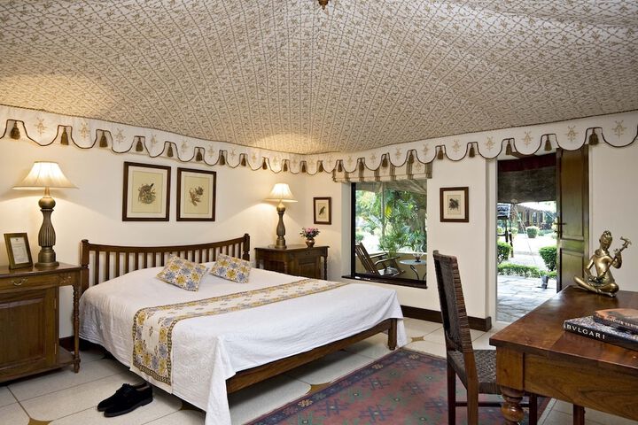 Room 4 of 32