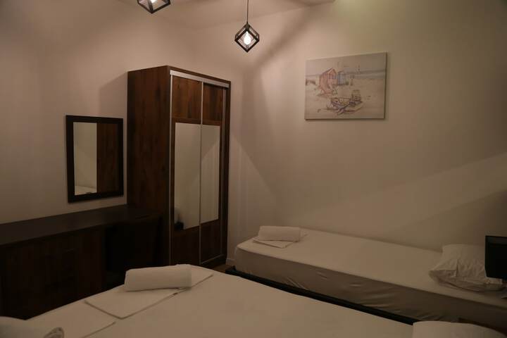 Room 19 of 132