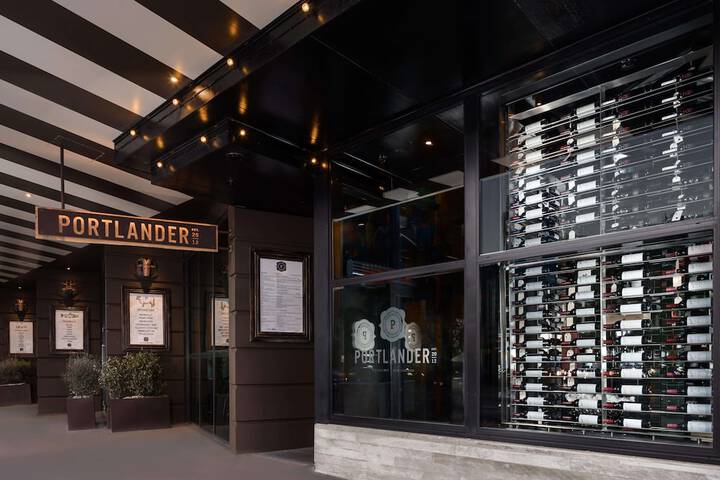 Dining 65 of 89
