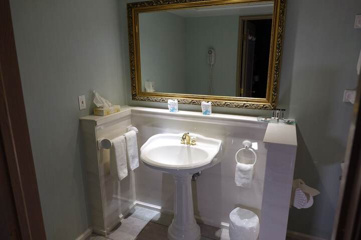Room 45 of 62